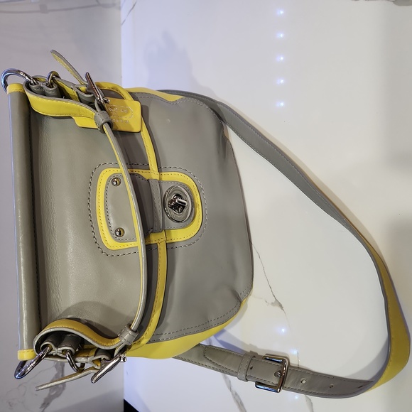 💥💥💥Coach Vintage Legacy Gray Yellow Archival Leather Willis Crossbody Y2K - Picture 1 of 12